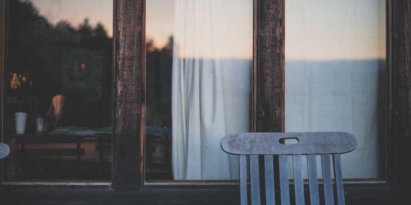 数据驱动决策：管理咨询如何通过战略规划、企业培训与运营优化构建商业智能核心能力